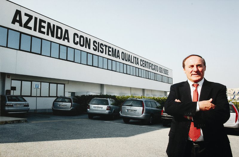 Allevamento intensivo polli FIleni 4