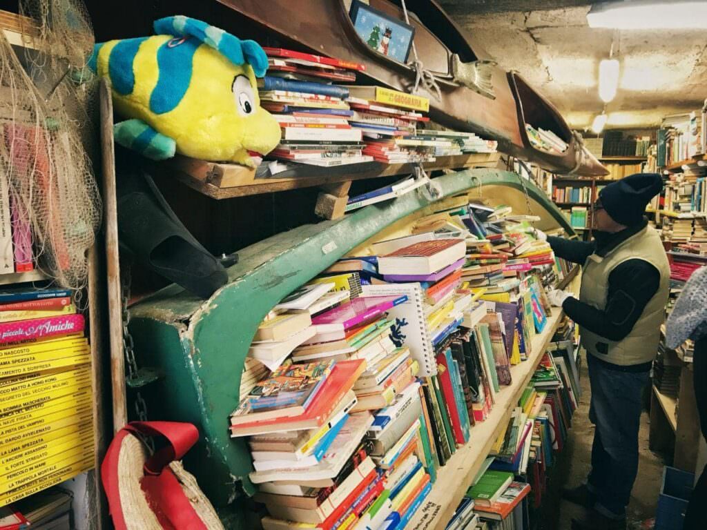 acqua alta libreria venezia