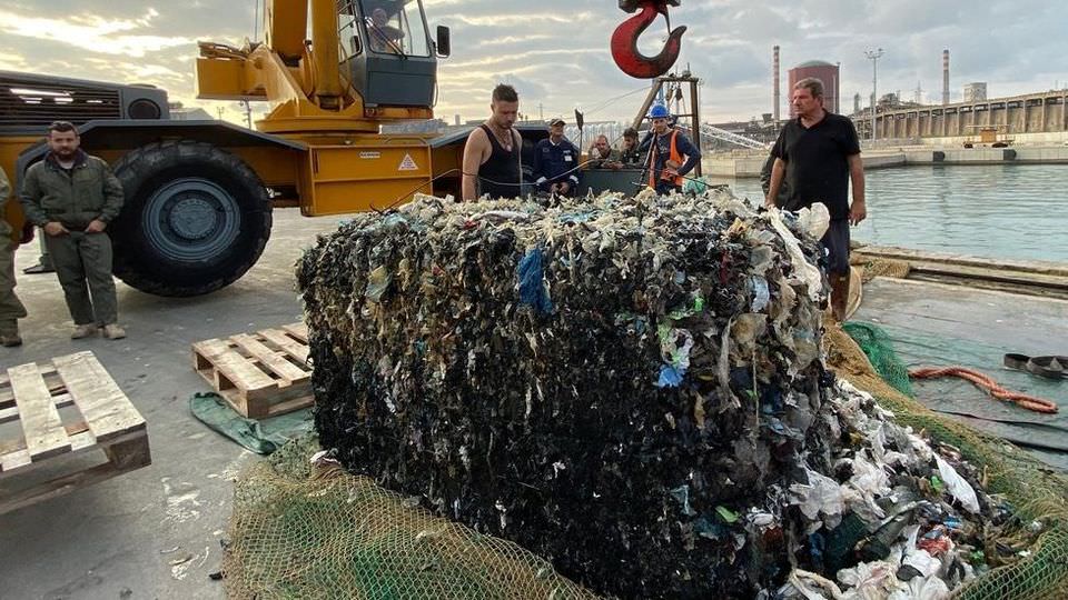 rifiuti ecoballe Mar Tirreno