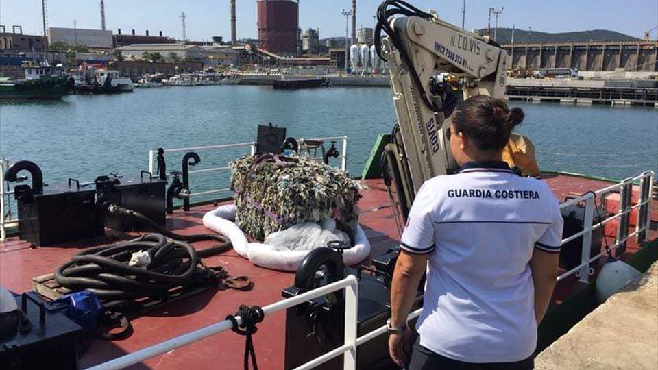 rifiuti ecoballe Mar Tirreno3