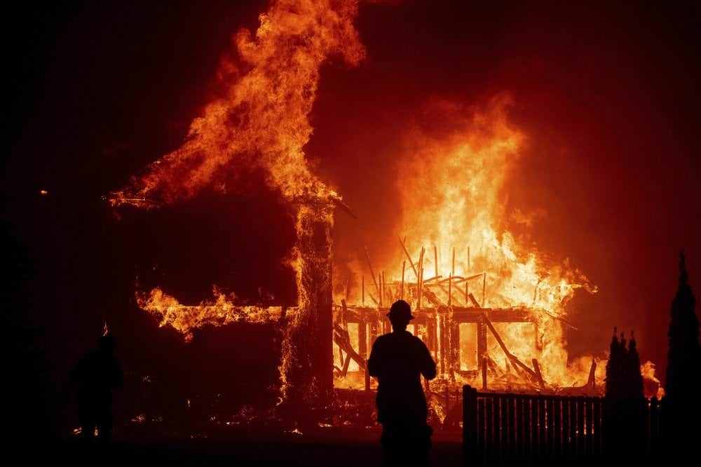 California, la società americana di energia PG&E si dichiara colpevole per la morte di 84 persone 2 incendio