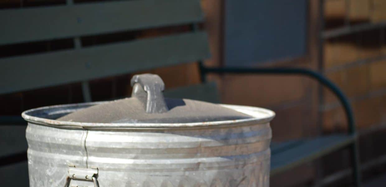 In Svezia i bidoni della spazzatura ringraziano con frasi hot chi fa la raccolta differenziata