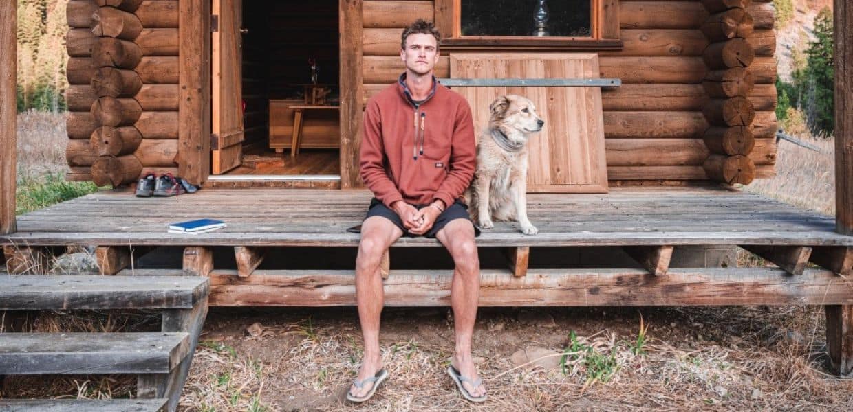 Fa il giro del mondo a piedi con il suo cane. Ecco la storia di Tom Turcich