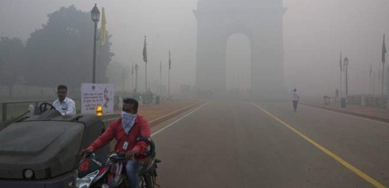 inquinamento in india. Nuova delhi chiuse scuole per aria irrespirabile