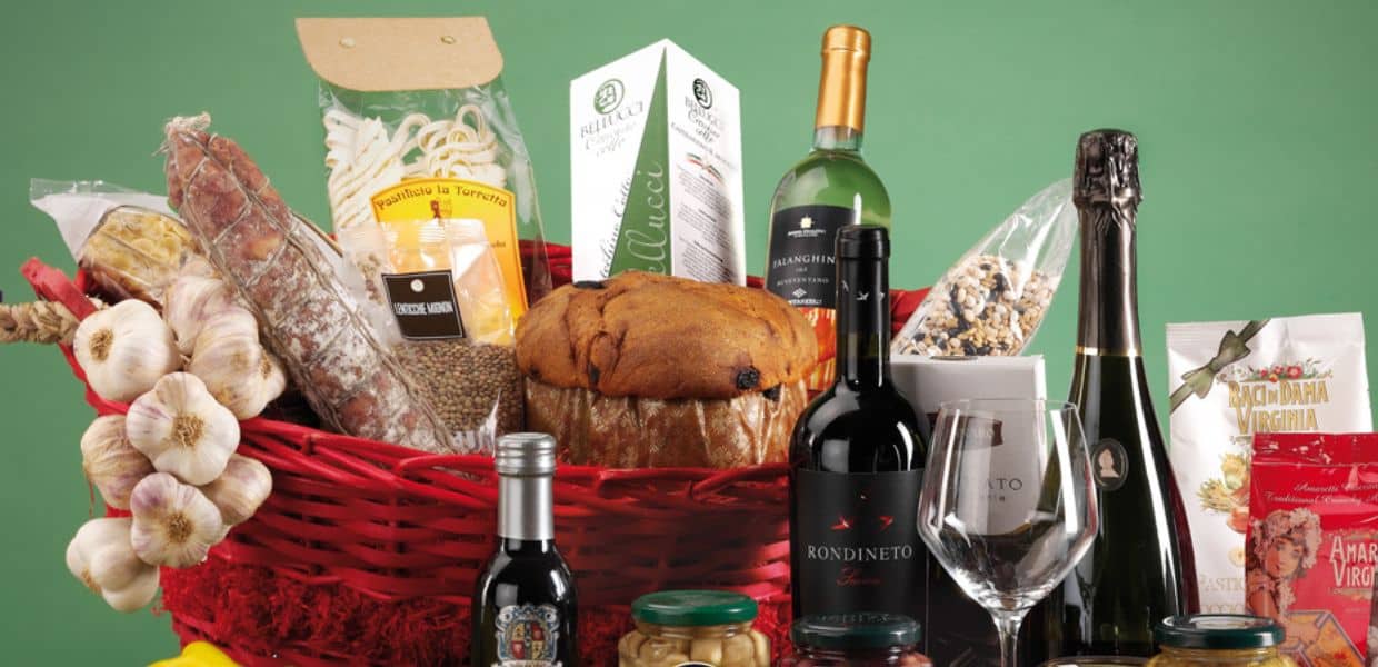 Natale, Cia cala spesa per i regali, uno su tre sceglie il dono enogastronomico