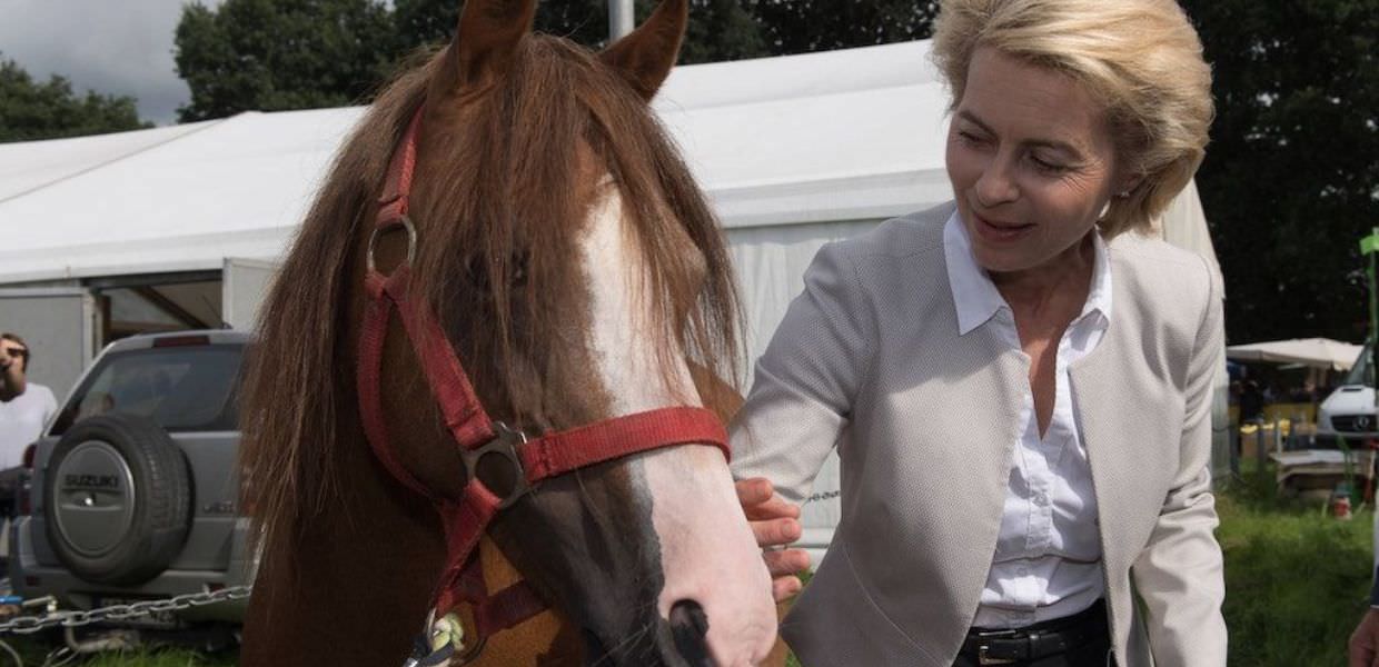 Ecco la verità sull'uccisione del pony di Ursula von der Leyen