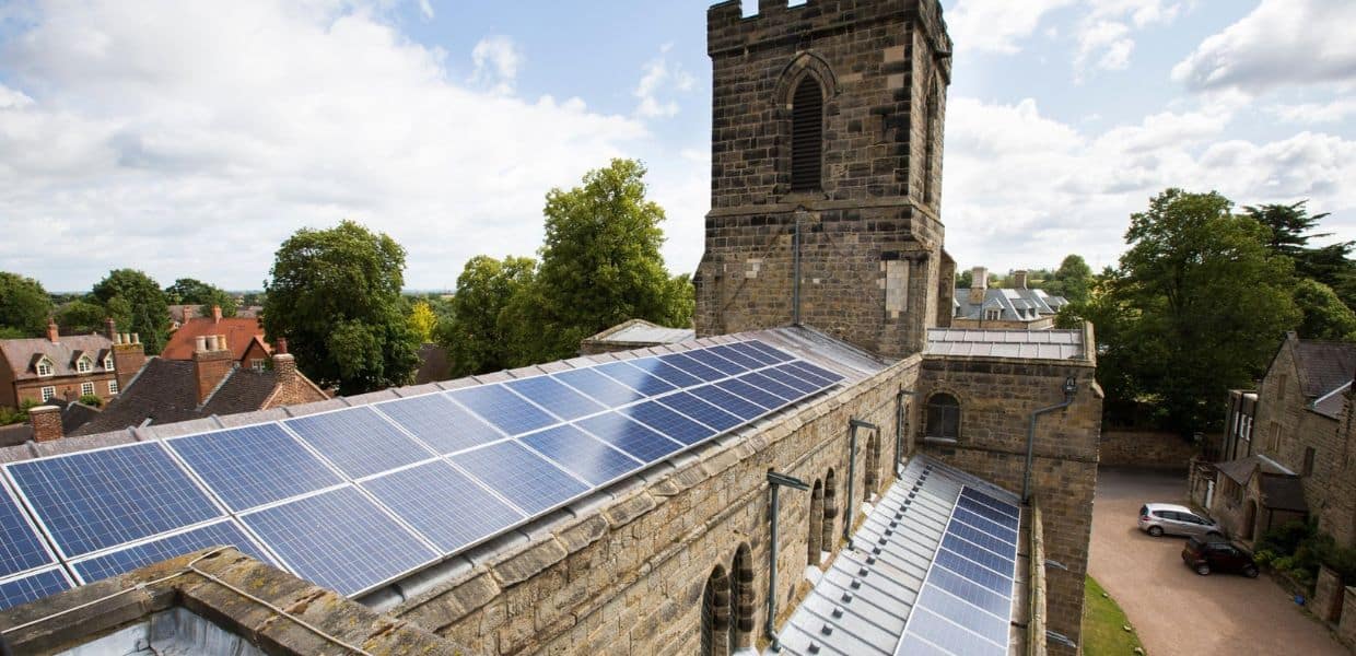 La CEI ai parroci Trasformate le parrocchie in Comunità Energetiche Rinnovabili