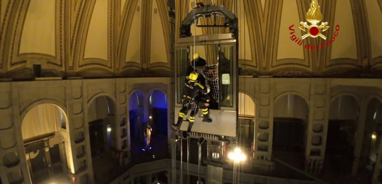 vigili del fuoco torino evacuazione emergenza mole antonelliana