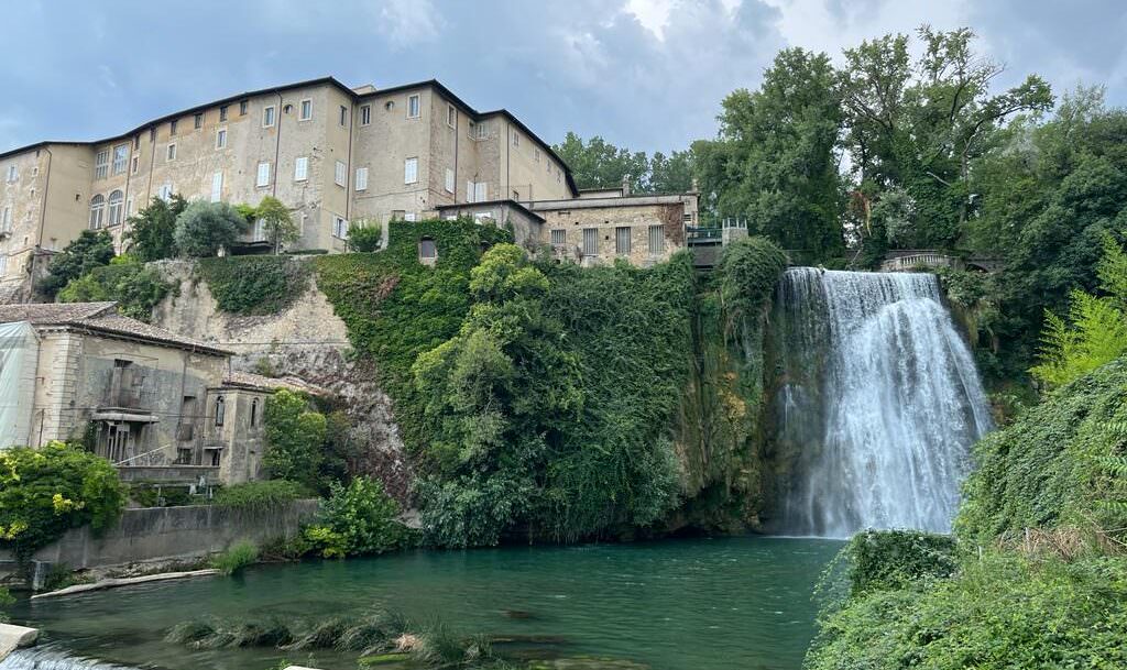 lazio cosa visitare pasqua isola liri