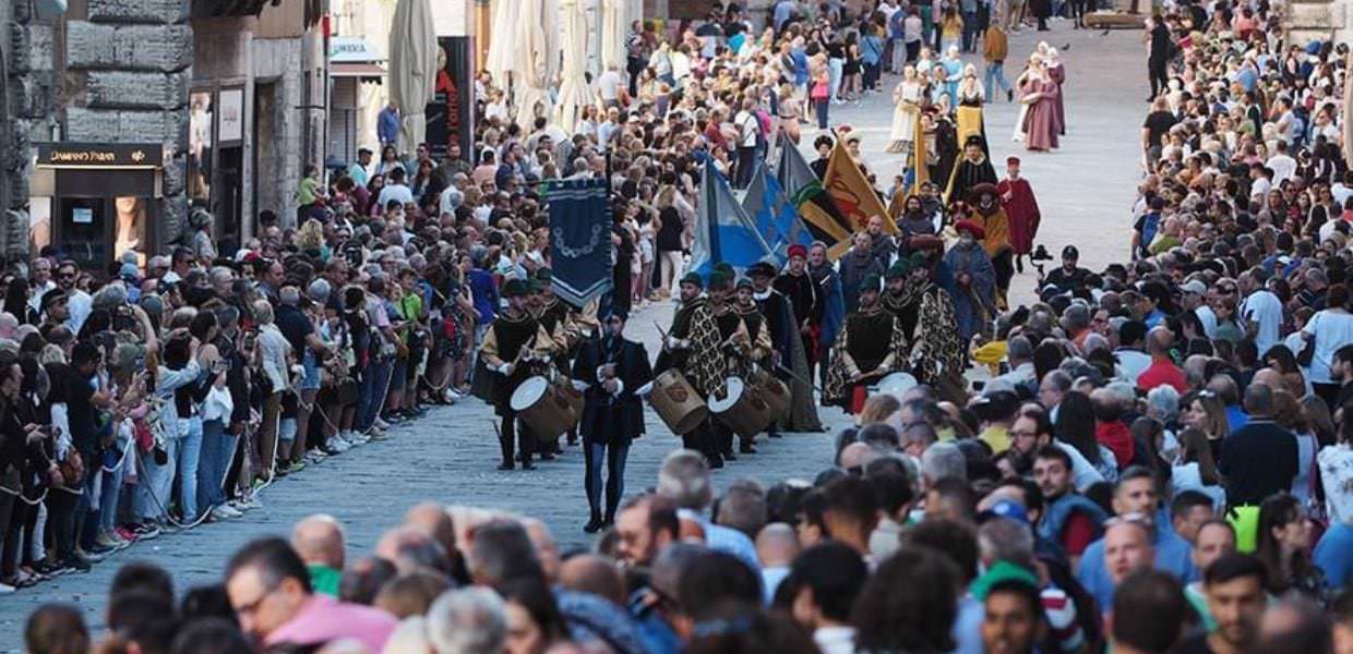 Umbria, grande successo per la rievocazione storica ‘Perugia 1416’