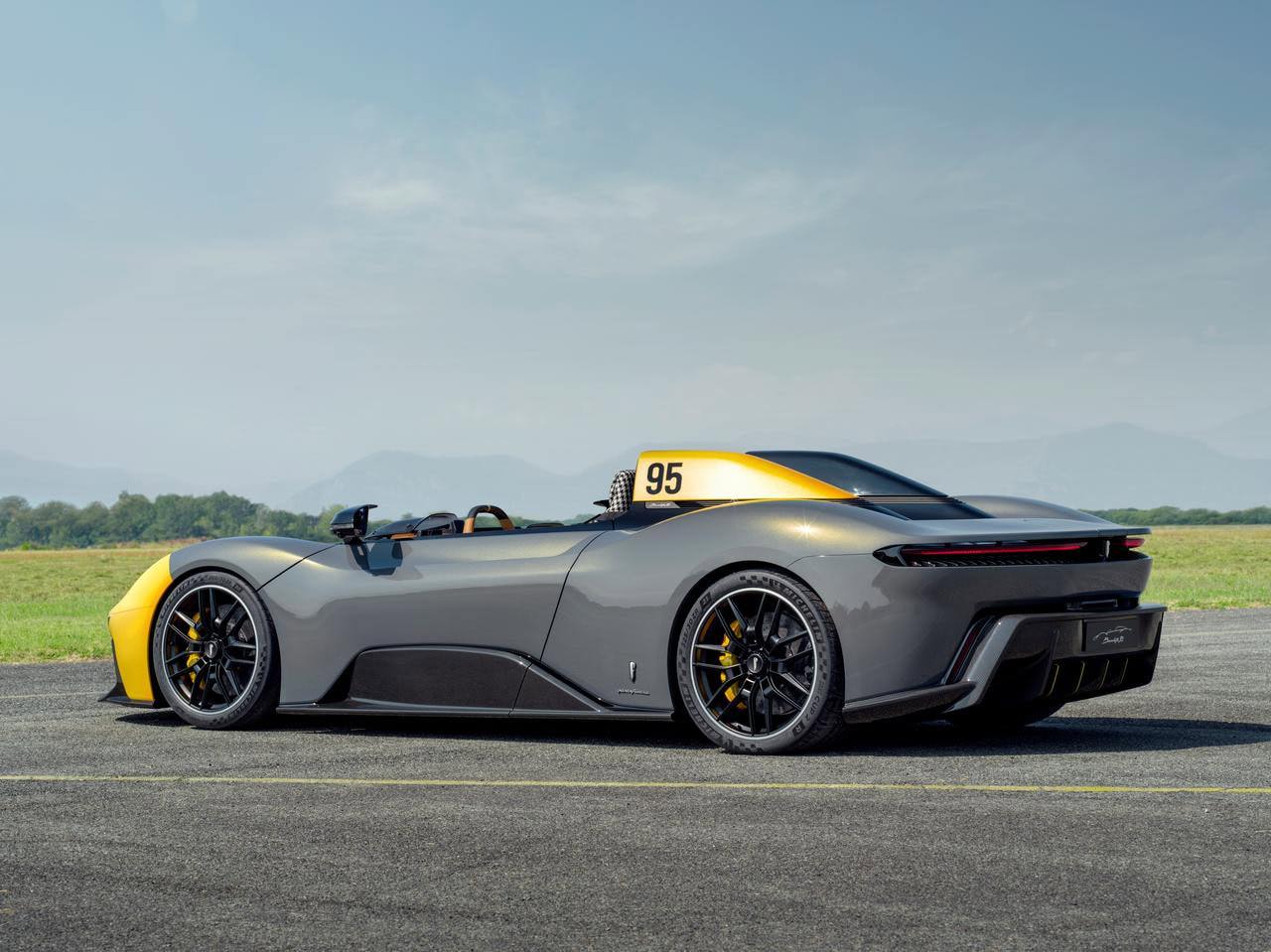 L'auto elettrica più costosa del mondo sarà Made in Italy. Ecco quanto costa