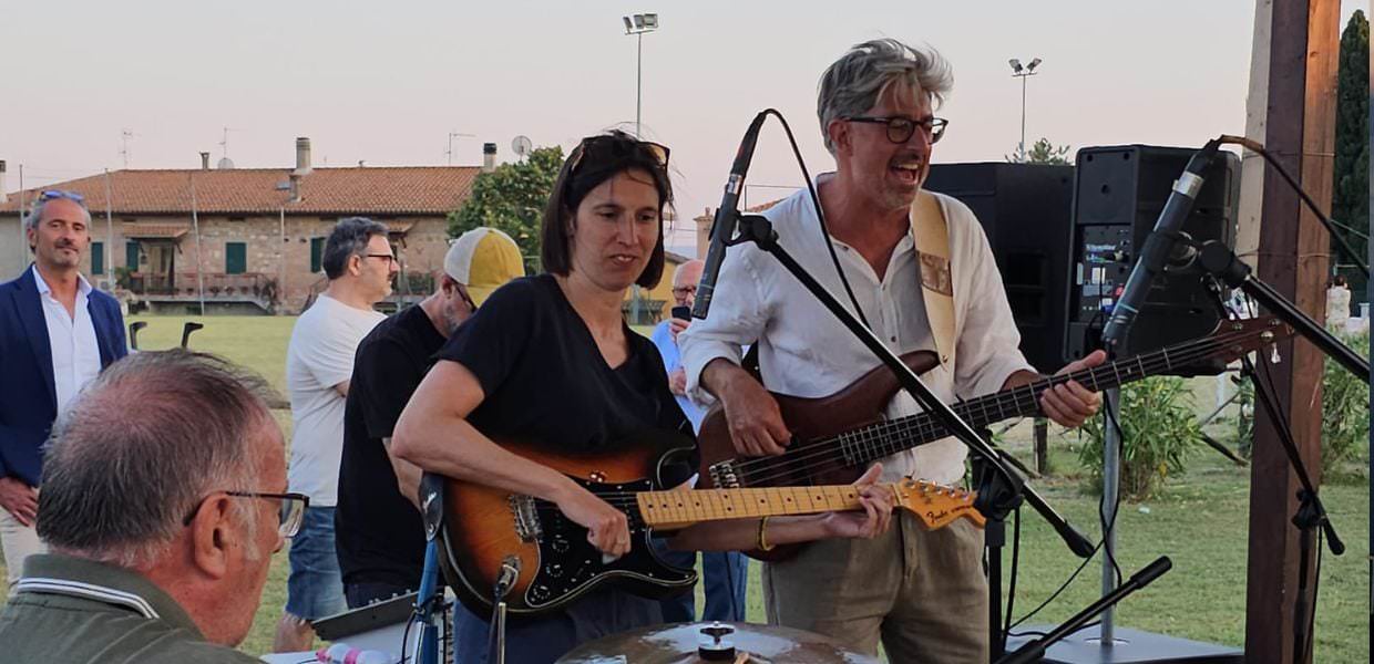 Umbria, politica e musica alla festa del Pd, Elly Schlein suona alla festa dell'Unità