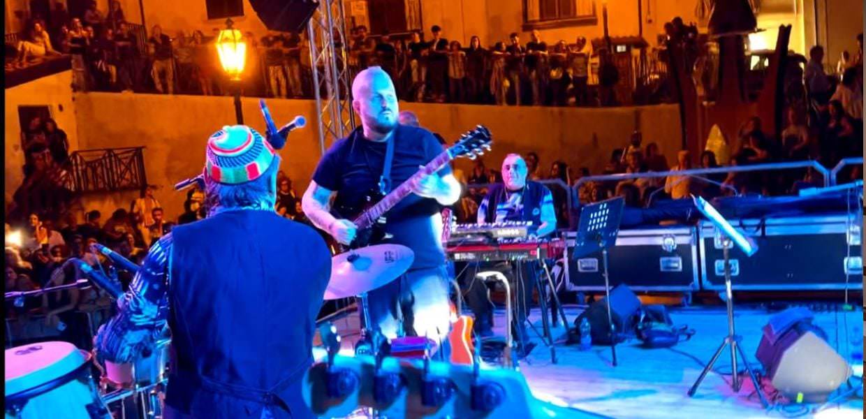 Musica, il fratello di Pino Daniele, Nello, in tour con la band di ‘Nero a metà’