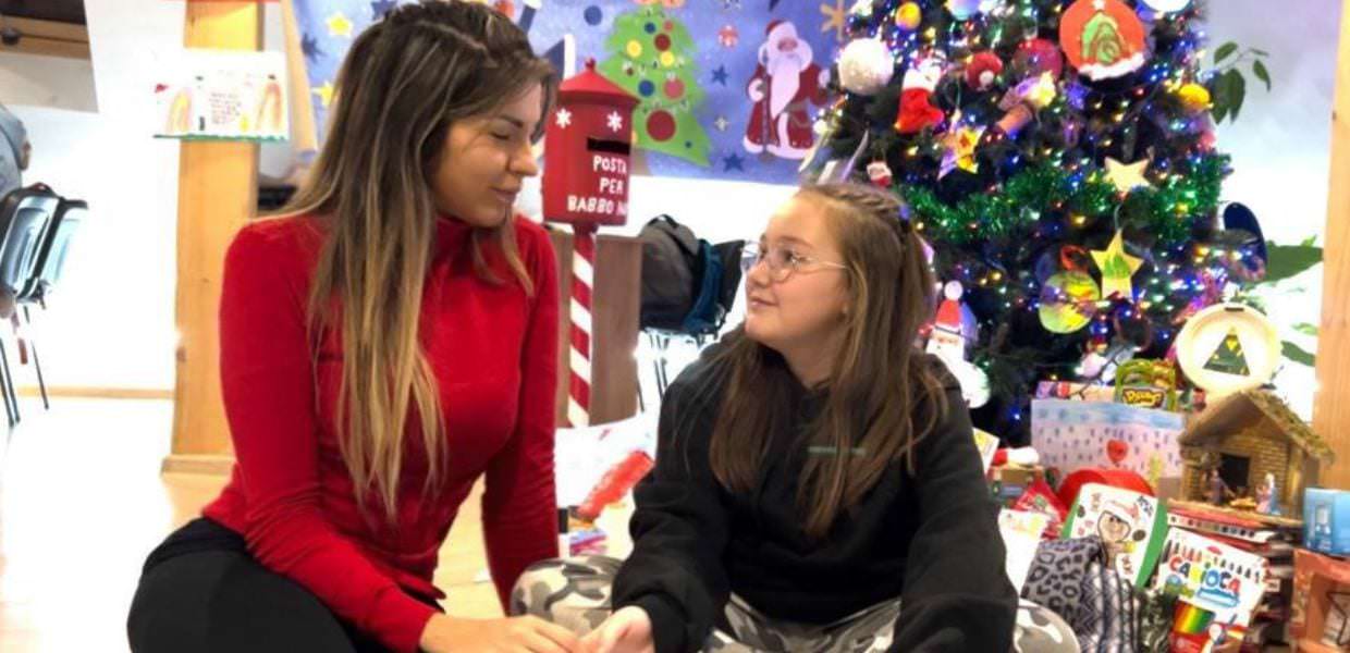 Claudia Conte in Ucraina per portare un sorriso agli orfani della guerra