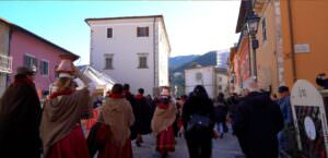 Cascia (Pg), grande successo per le ‘Pasquarelle’, foto sfilata