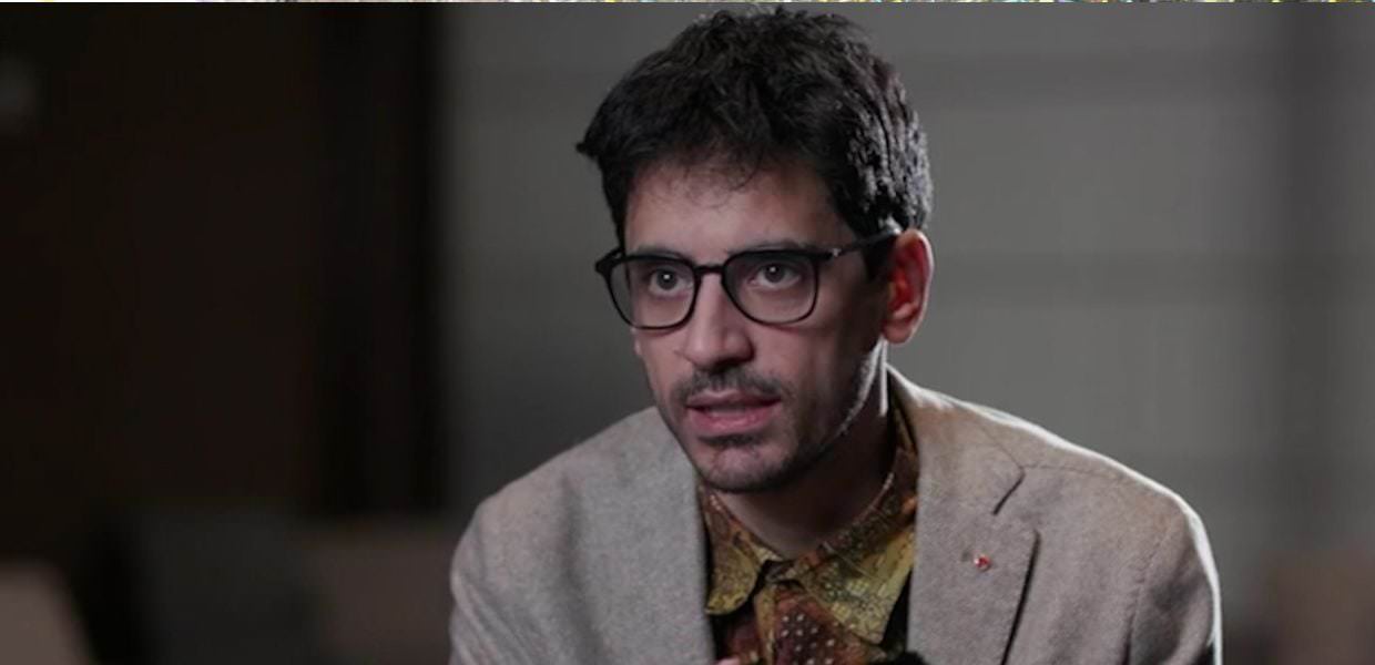 Tv, Valerio Lundini su Raiplay con le sue 'Faccende complicate'