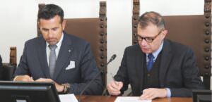 Umbria, Confindustria e Giurisprudenza accordo sui contratti di lavoro, foto firma accordo Vincenzo Briziarelli e Andrea Sassi