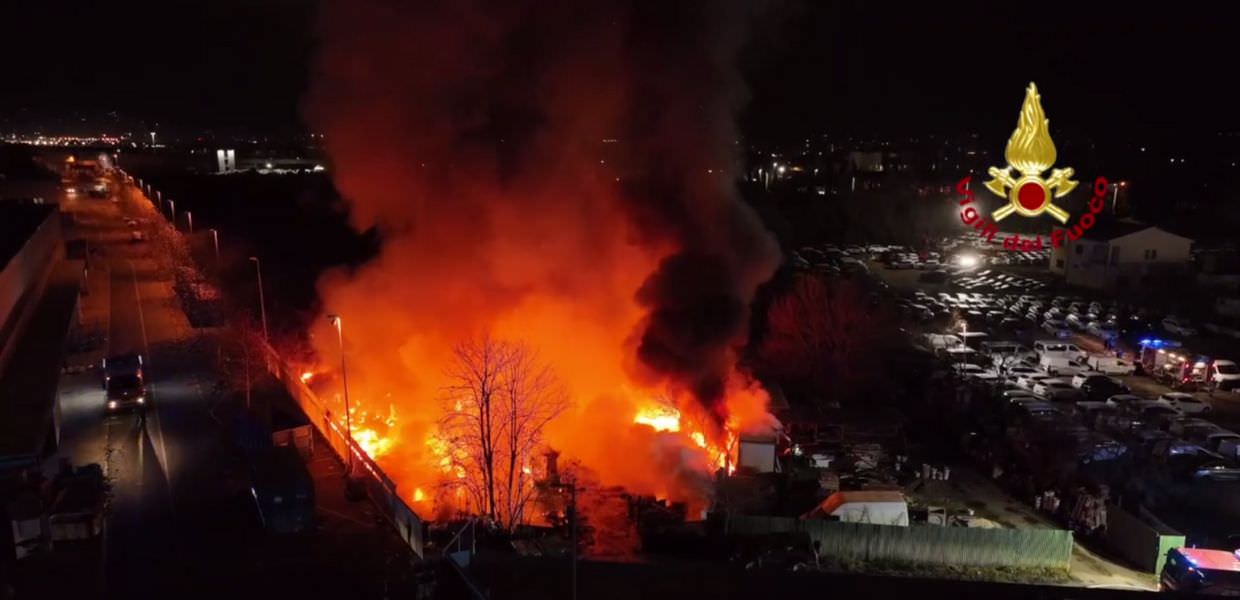 firenze incendio rifiuti