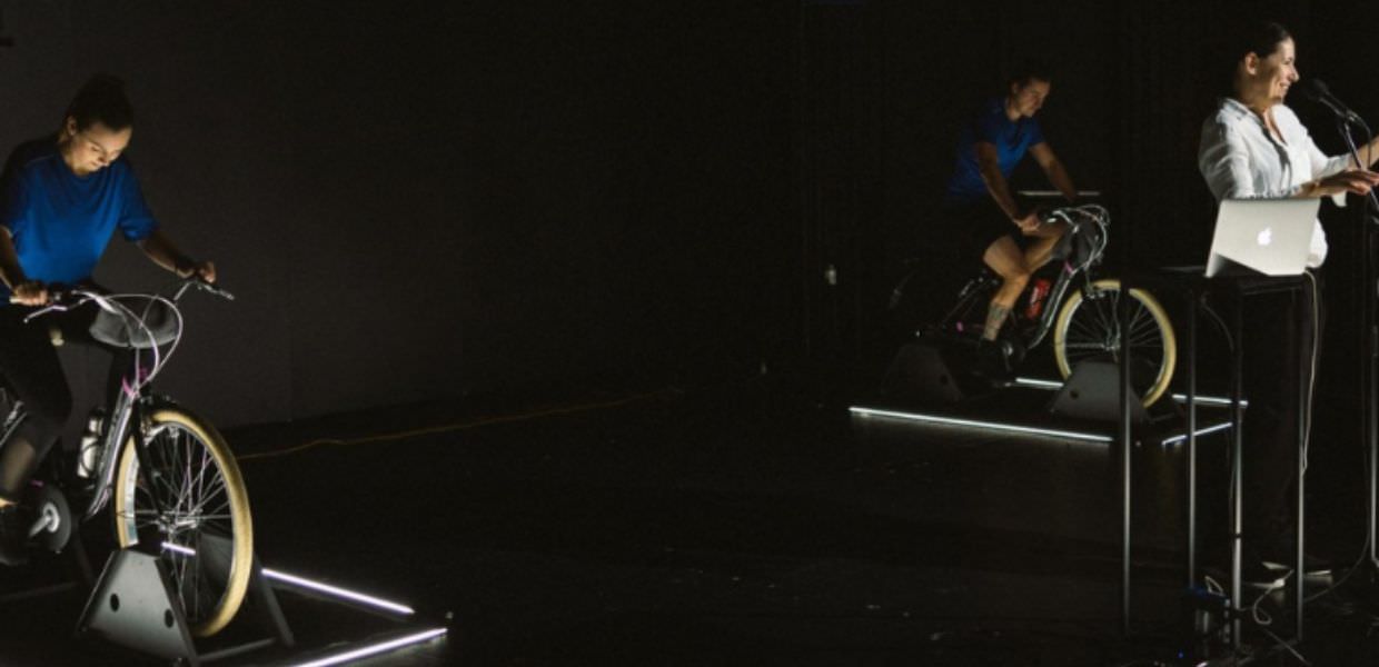 Bici speciali danno vita ad uno spettacolo teatrale sulla crisi climatica