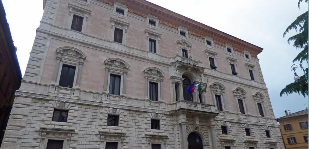 Umbria, approvata all’unanimità la legge sulla qualità del lavoro