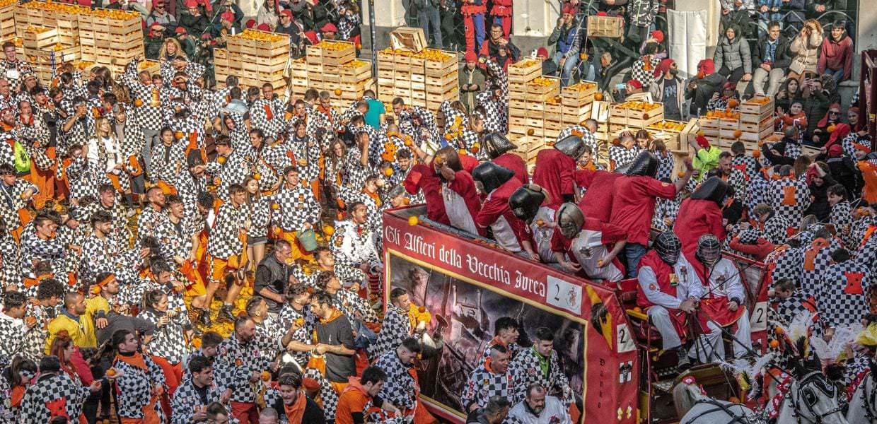 carnevale ivrea dunquerke poco sostenibile arance aringhe
