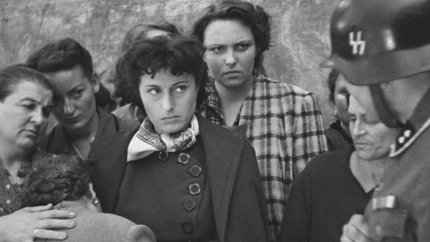 In occasione dell'anniversario dell'eccidio delle Fosse Ardeatine torna in tv in edizione rimasterizzata il capolavoro di Rossellini Roma Città Aperta, questa sera alle 21.10 su TeleAmbiente, canale 211 DTT nazionale e 18 nel Lazio e in Umbria