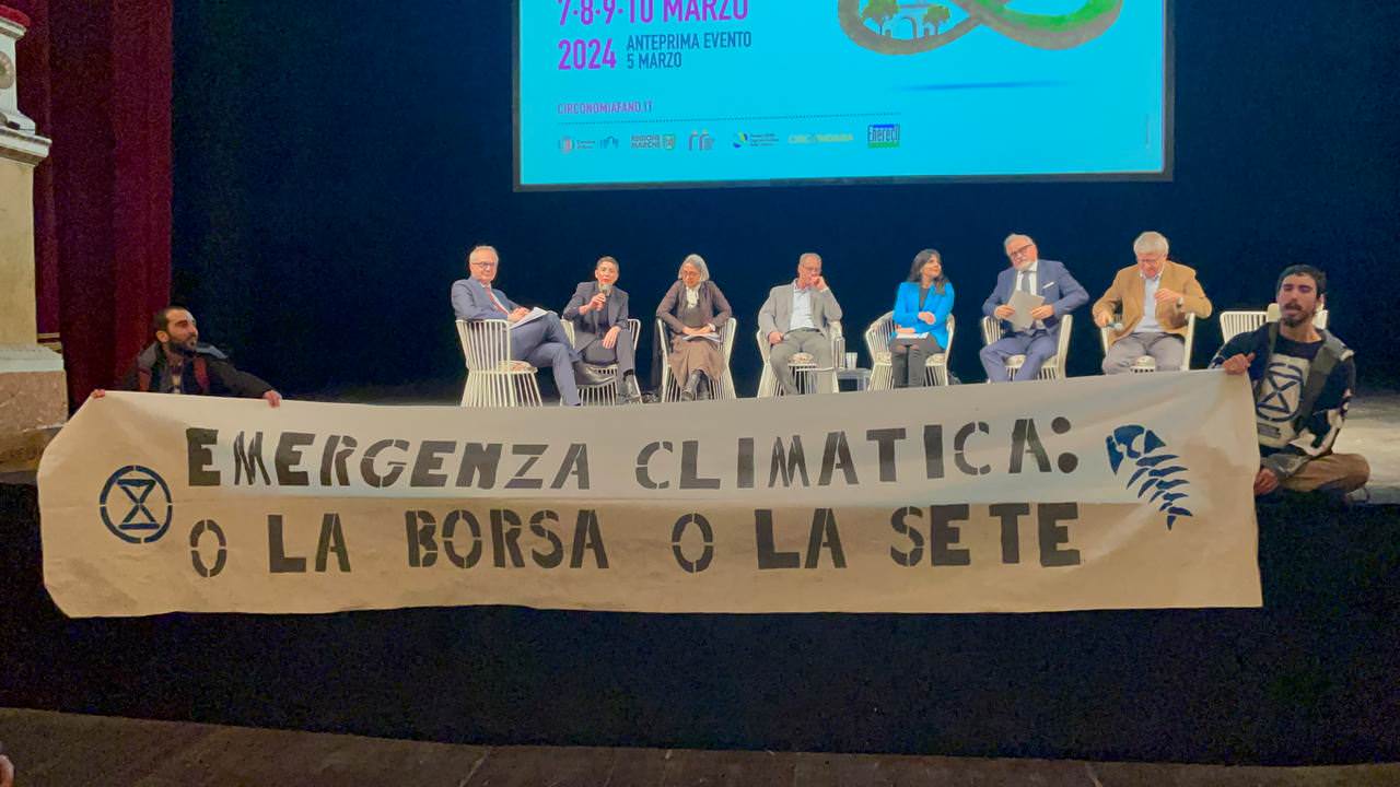 Extinction Rebellion fano