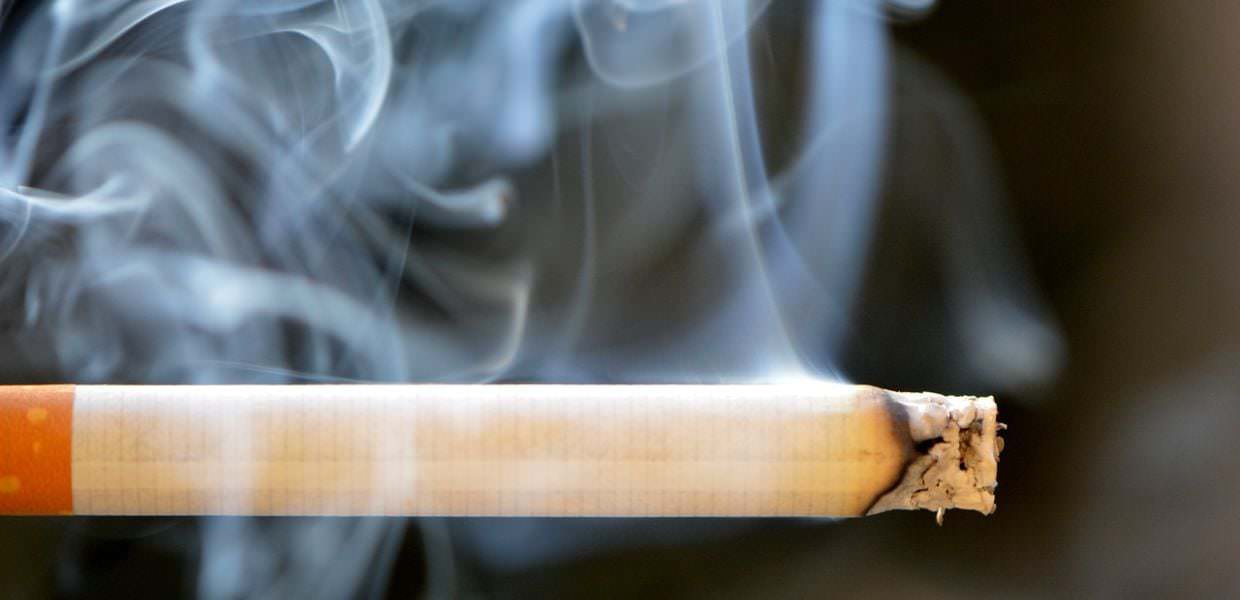 Divieto di fumo all'aperto, sempre più città smoke free. Nuove regole a Milano e Torino