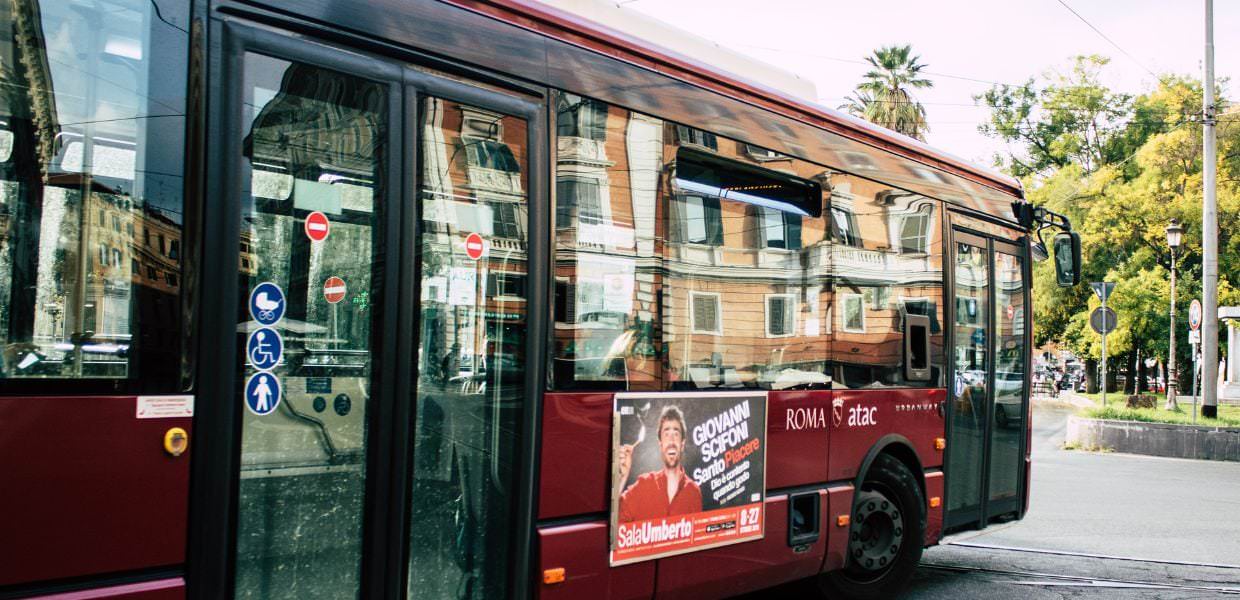 Mobilità, Roma rispolvera il progetto dei bus a chiamata. Ecco di cosa si tratta
