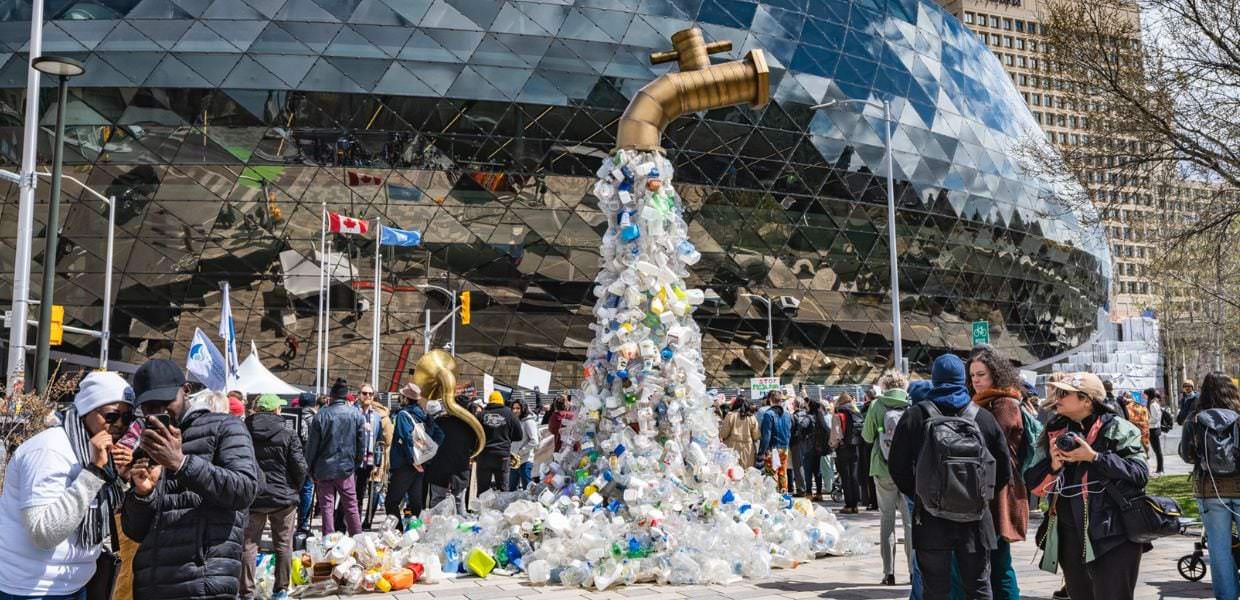 Trattato sull'inquinamento da plastica, ad Ottawa la quarta fase dei negoziati