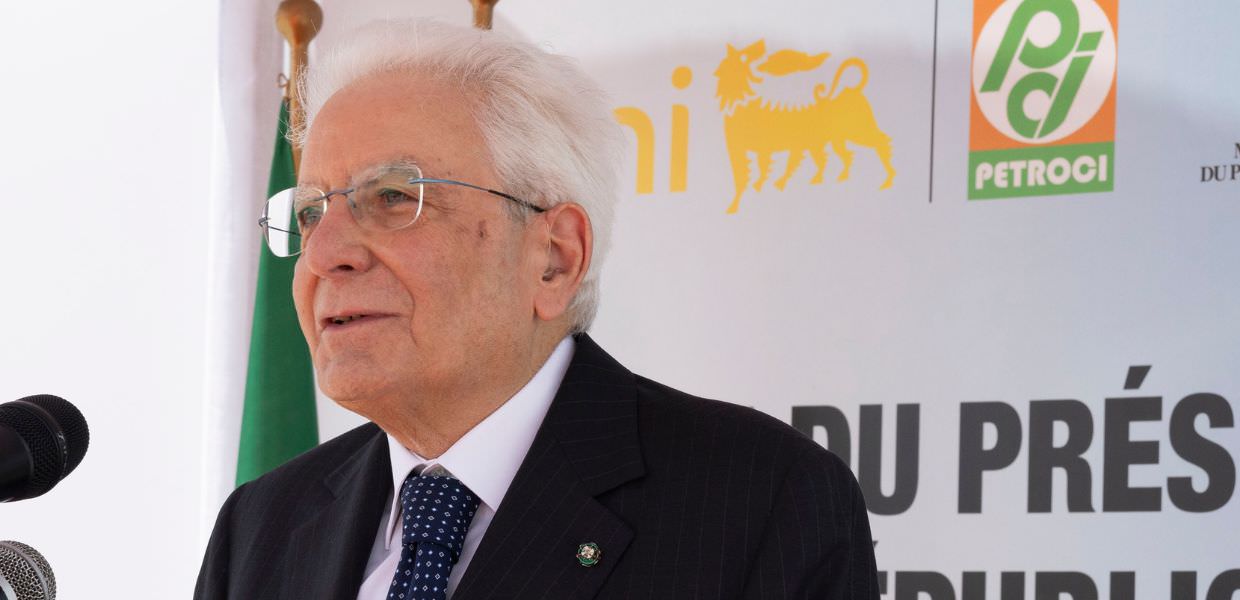 Visita di Mattarella in Africa. Il capo dello stato visita uno stabilimento ENI