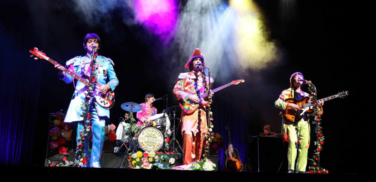 Terni, grande entusiasmo per la Tribute band dei Beatles con Carlo Massarini