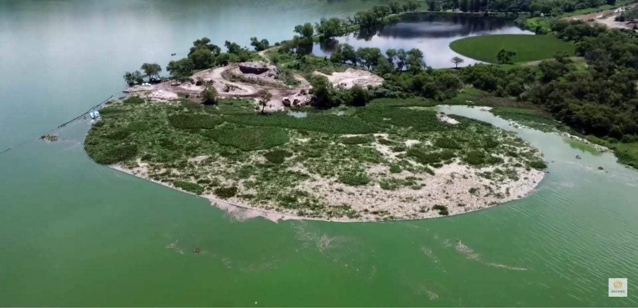 Guatemala, la lotta contro l’isola di rifiuti nel lago Amatitlán