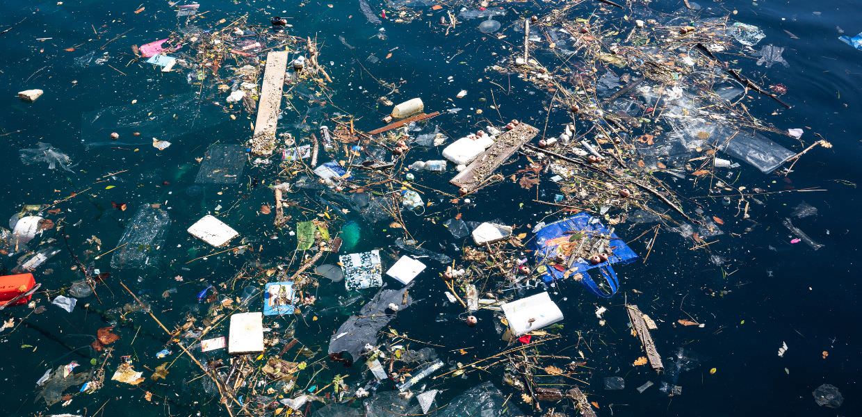 Isole di plastica, ci sono anche nel Mediterraneo. Ecco la prima mappa dettagliata