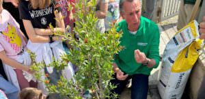 Perugia, ambiente e tutela del territorio nel progetto ‘Un albero per la vita’, foto piantumazione piante