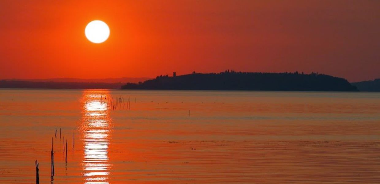 Umbria, sul Lago Trasimeno al via il Festival dei Tramonti