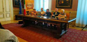 A Passignano sul Trasimeno (Pg) al via il suggestivo ‘Palio delle barche’, foto conferenza stampa
