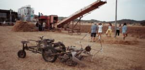 In Umbria ‘La festa della Battitura’ che celebra la terra ed il lavoro nei campi, foto mezzi agricoli antichi