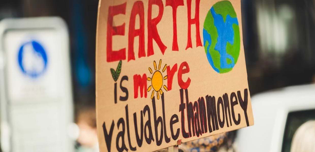 Media e clima, il nuovo report Greenpeace Cala l'attenzione sulla crisi climatica