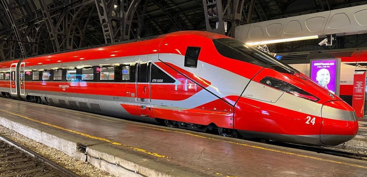 Agosto di fuoco sull'Alta Velocità. A causa dei ritardi molti scelgono auto e aereo