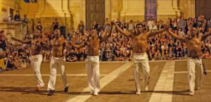 Calvi dell’Umbria (Tr), tutto pronto per entrare nella magia de ‘La Notte del Labirinto’, foto Ze Braga