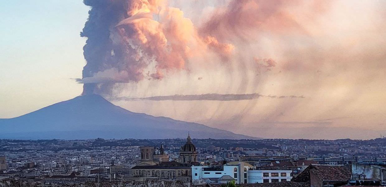 Etna eruzione vulcano