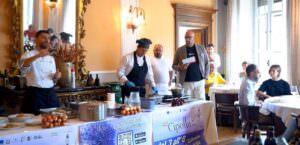 Umbria, tradizione e gourmet per la 42ª Festa della Cipolla di Cannara, foto presentazione con Damaschi