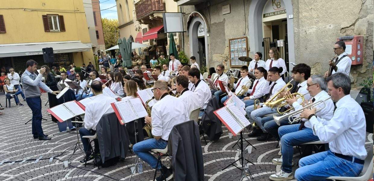 Umbria, ‘Borgo Band’ ha contagiato anche Passignano sul Trasimeno