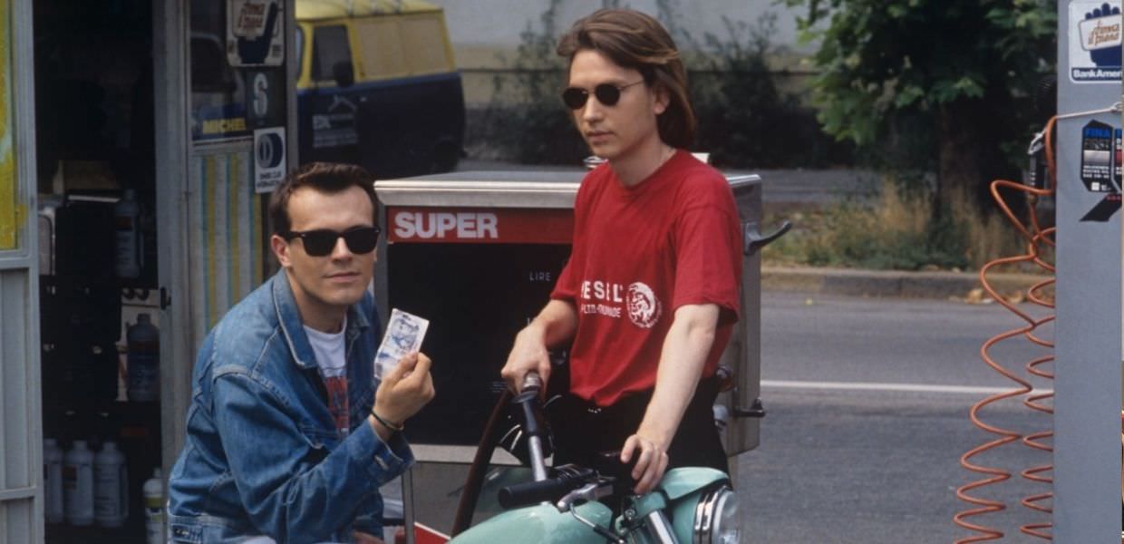 Musica, su Sky dall’11 ottobre la serie dedicata agli 883