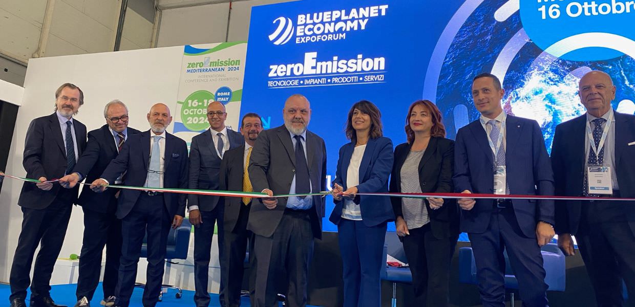 Cerimonia di apertura della fiera Zero Emission Mediterranean 2024, dedicata alle energie rinnovabili e alle tecnologie sostenibili.