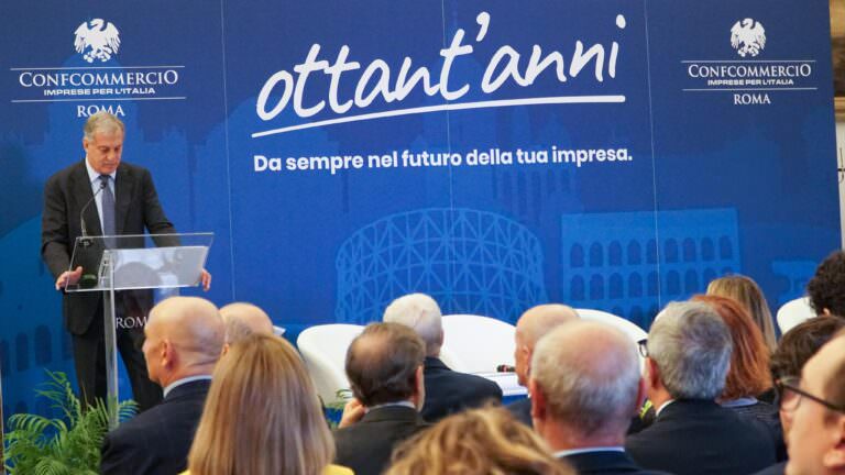 Confcommercio celebra 80 anni di impegno nel supporto alle imprese, con iniziative contro l'usura e per il Giubileo a Roma.