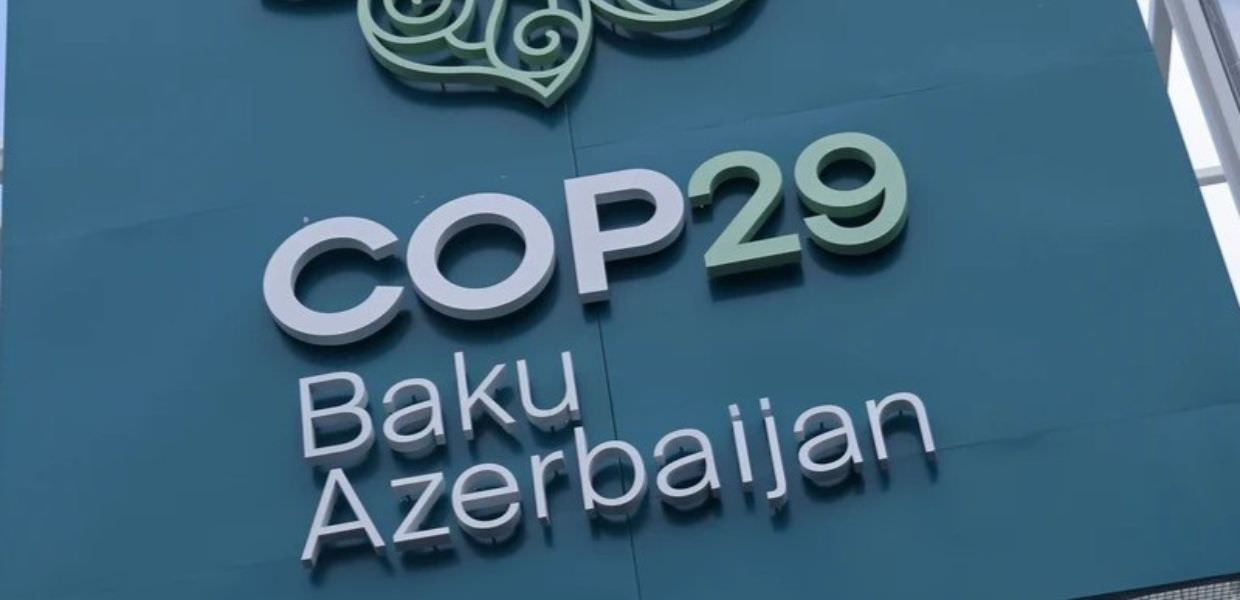 COP29 a Baku, Azerbaijan: il mondo attende un documento finale sui cambiamenti climatici, mentre si teme che non venga raggiunto un accordo.