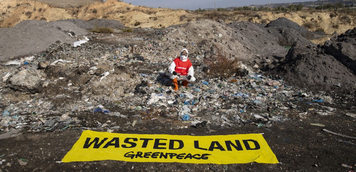 Plastica, la Turchia è la discarica d'Europa e tra i maggiori esportatori c'è anche l'Italia. La denuncia di Greenpeace