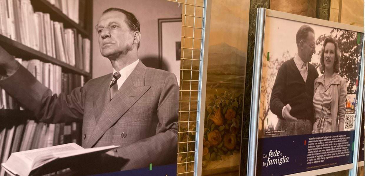 Terni, fino all’8 dicembre a Palazzo Carrara la mostra che celebra Alcide De Gasperi